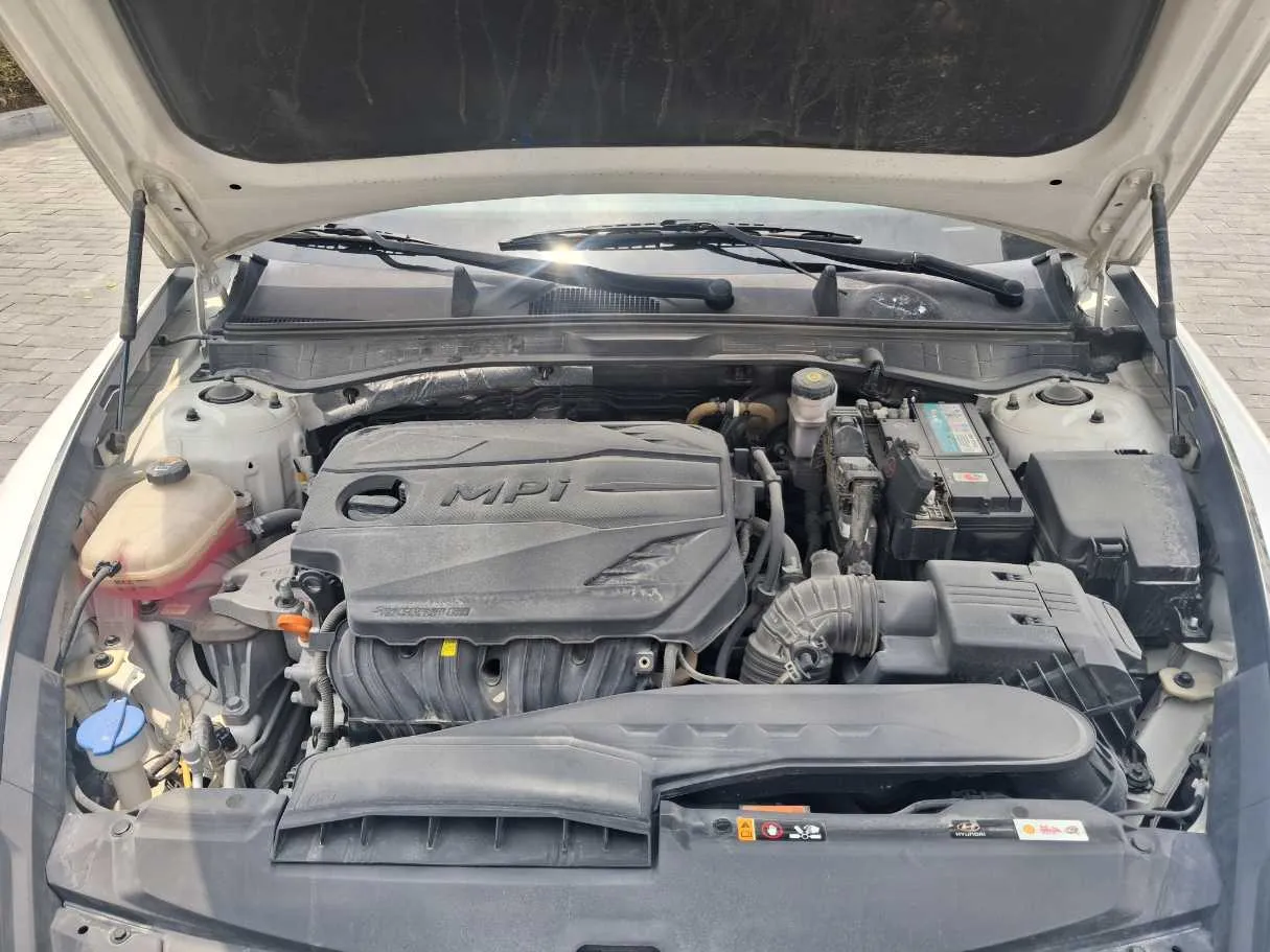 Car image 20