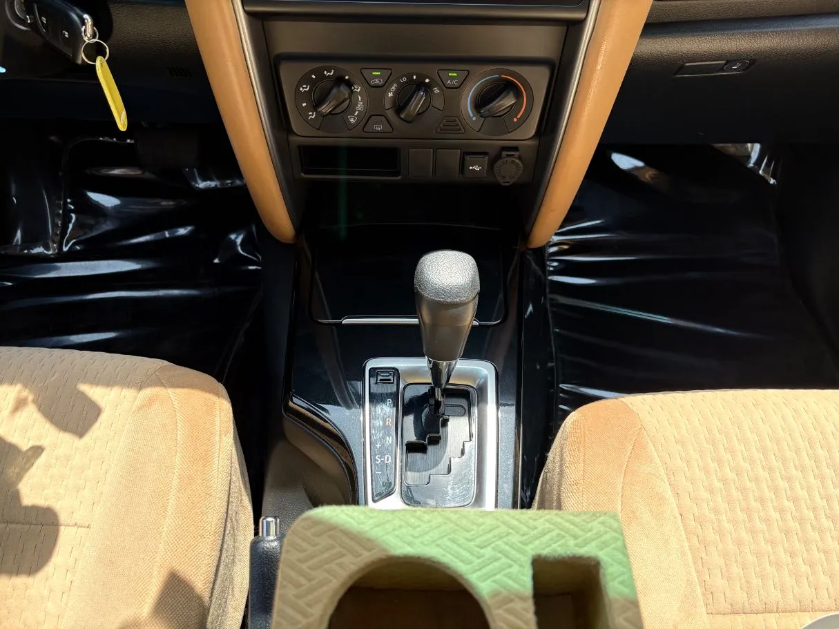 Car image 19