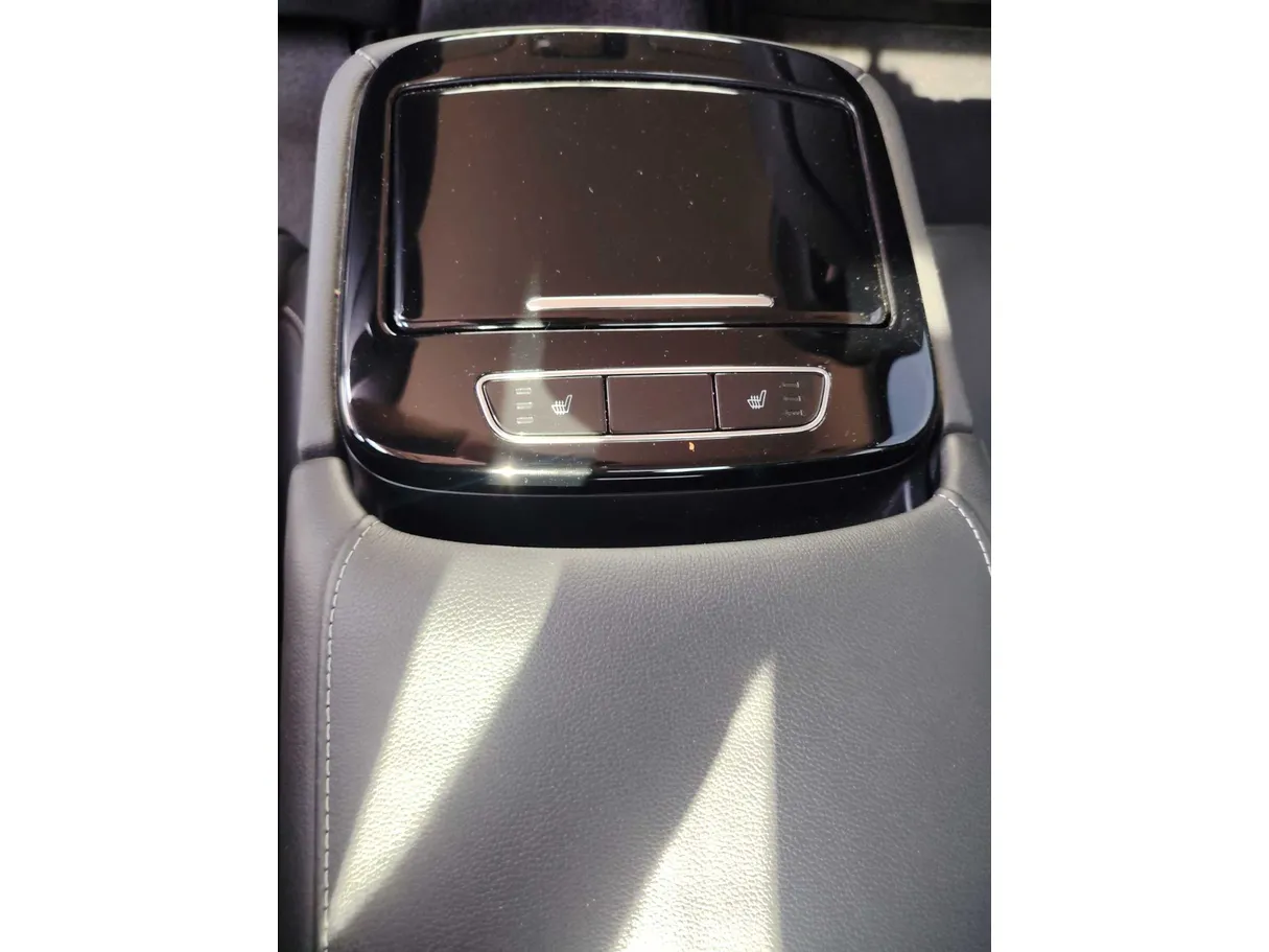 Car image 33