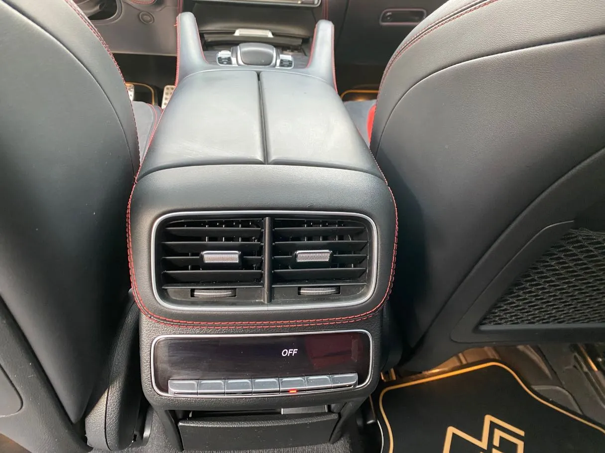 Car image 29