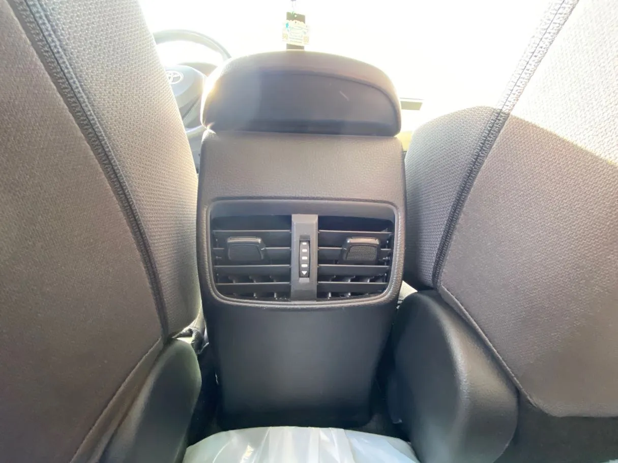 Car image 23