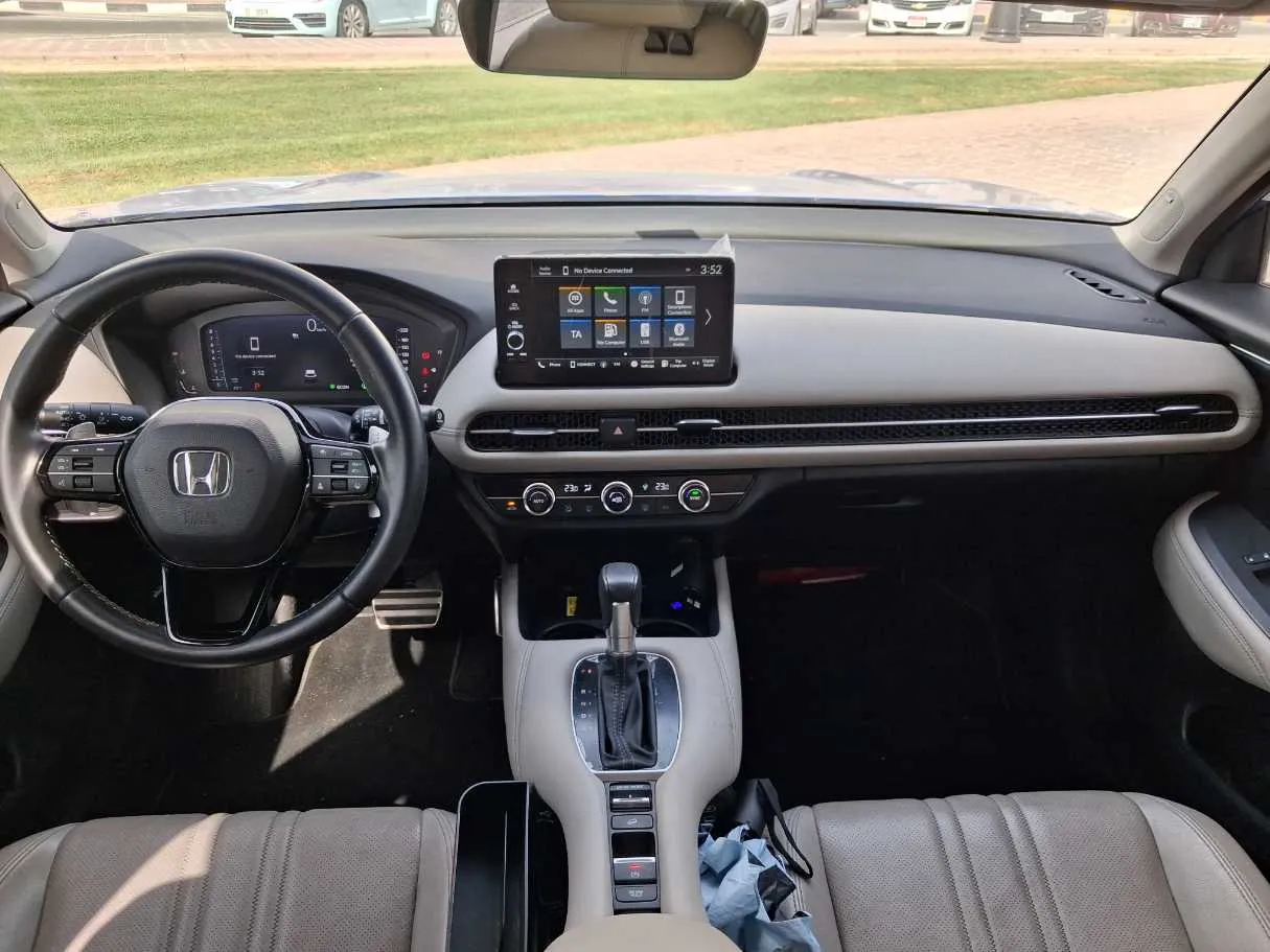 Car image 15