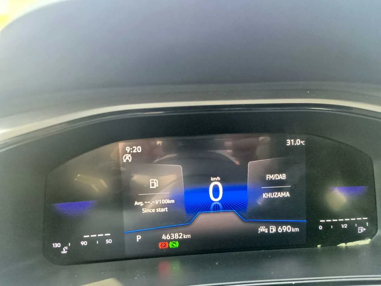 Car image 26