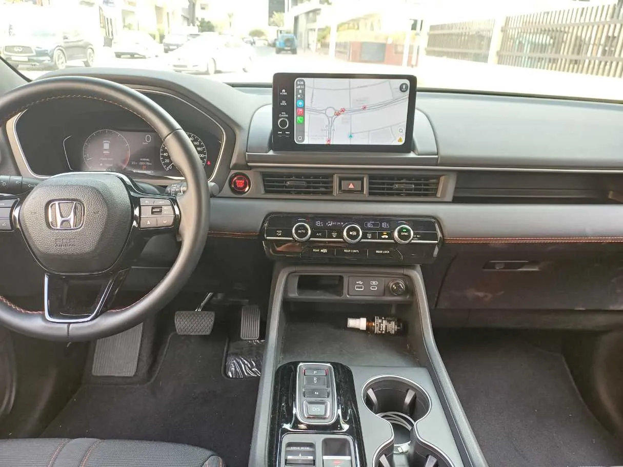 Car image 18