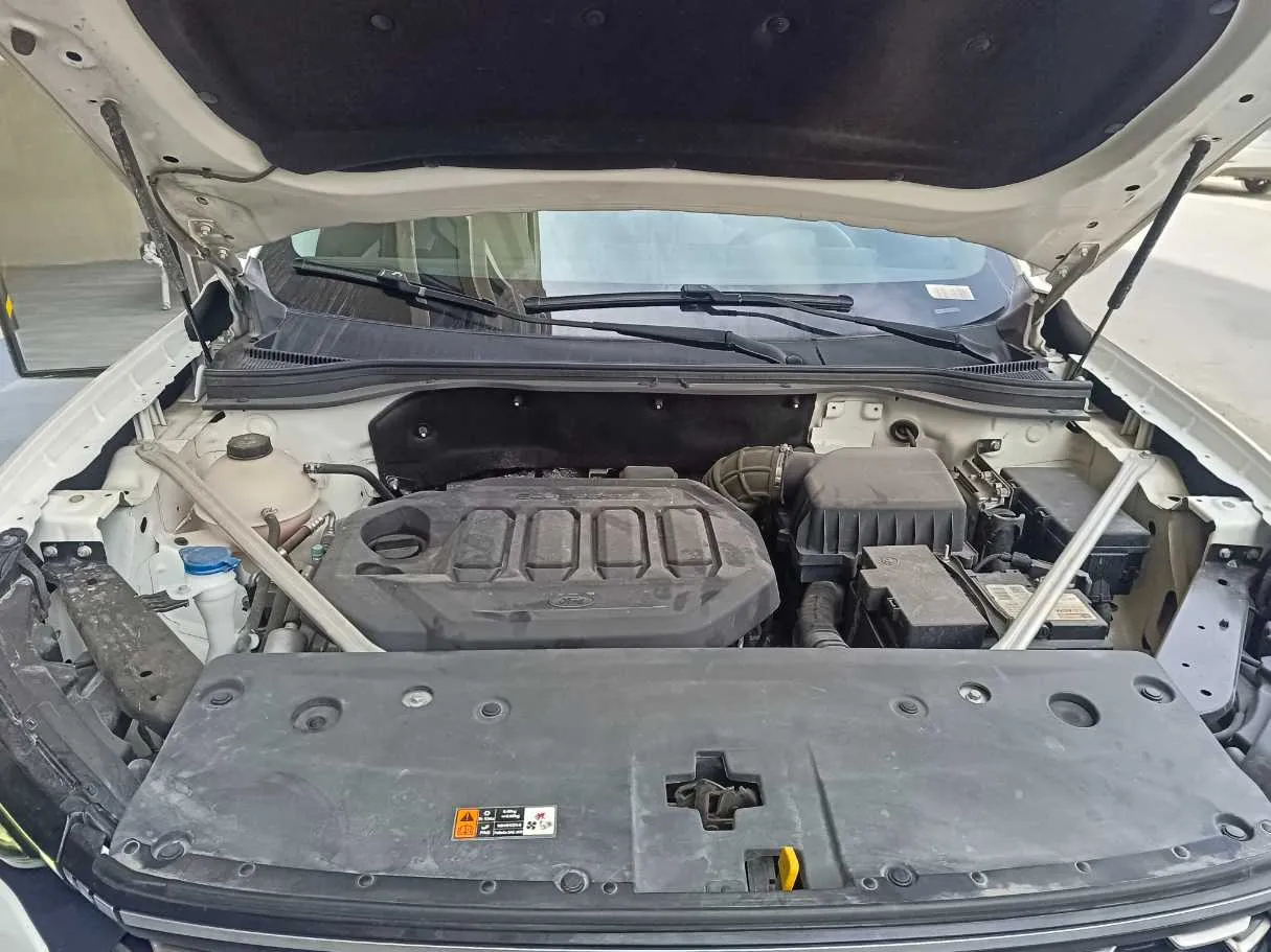 Car image 37