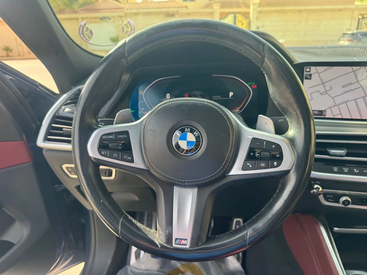Car image 17