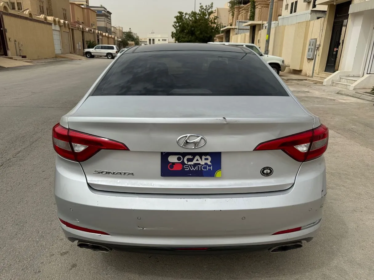 Car image 6