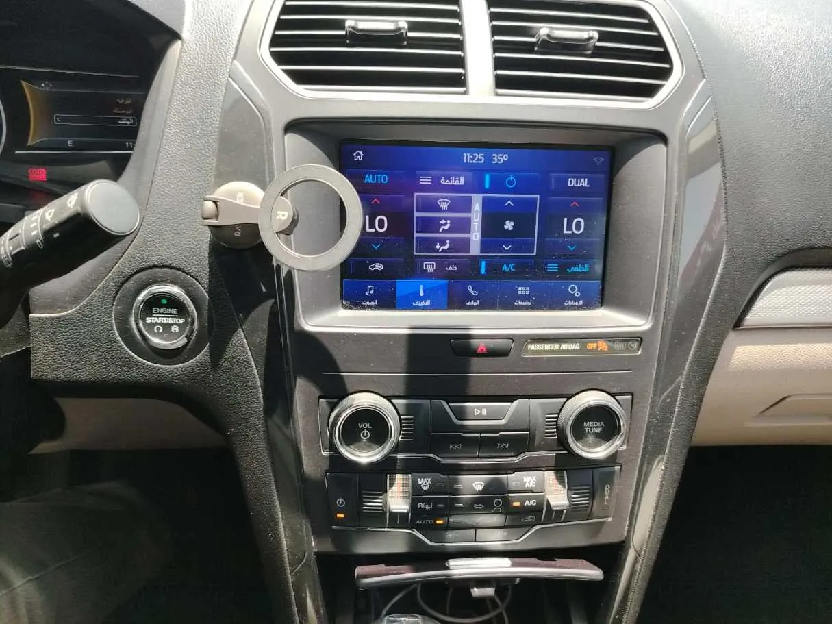 Car image 27