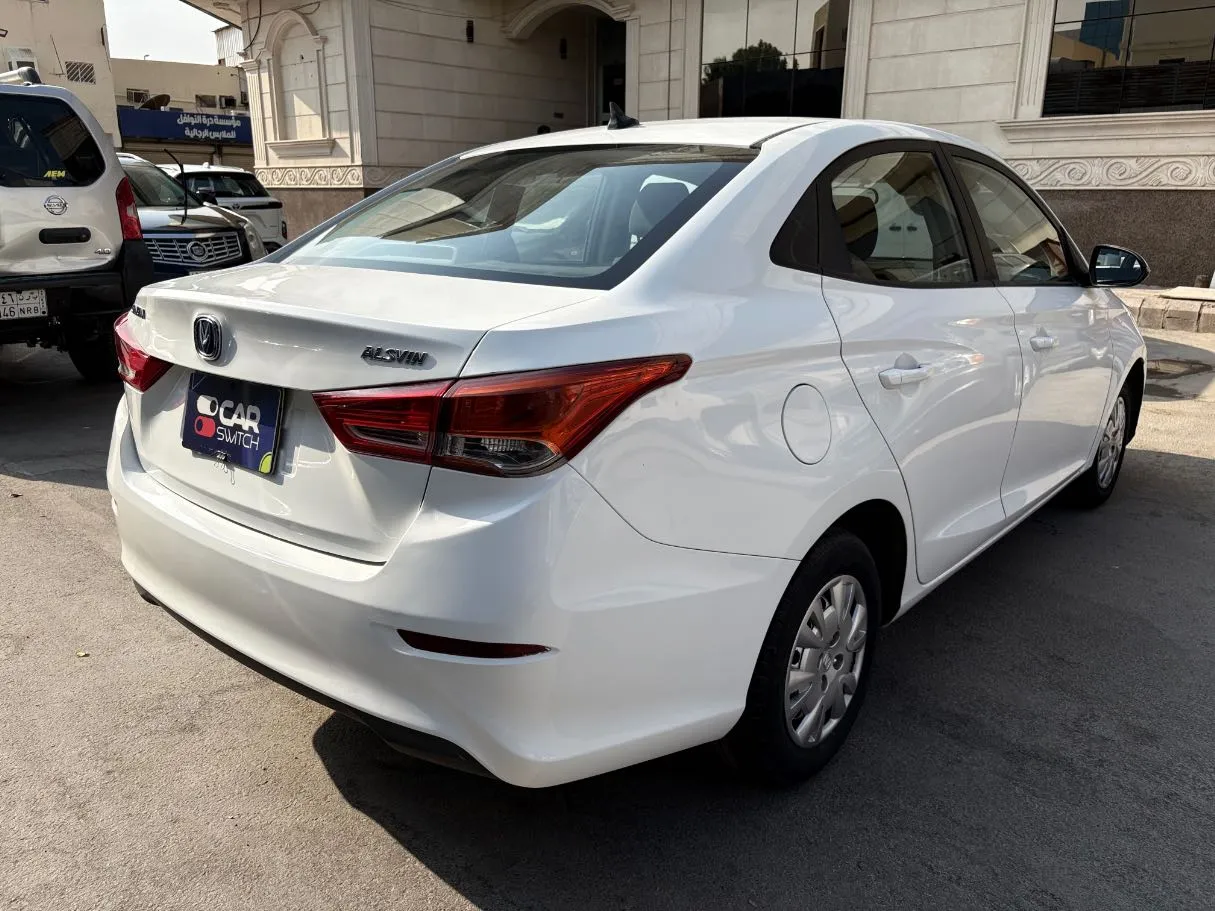 Car image 5