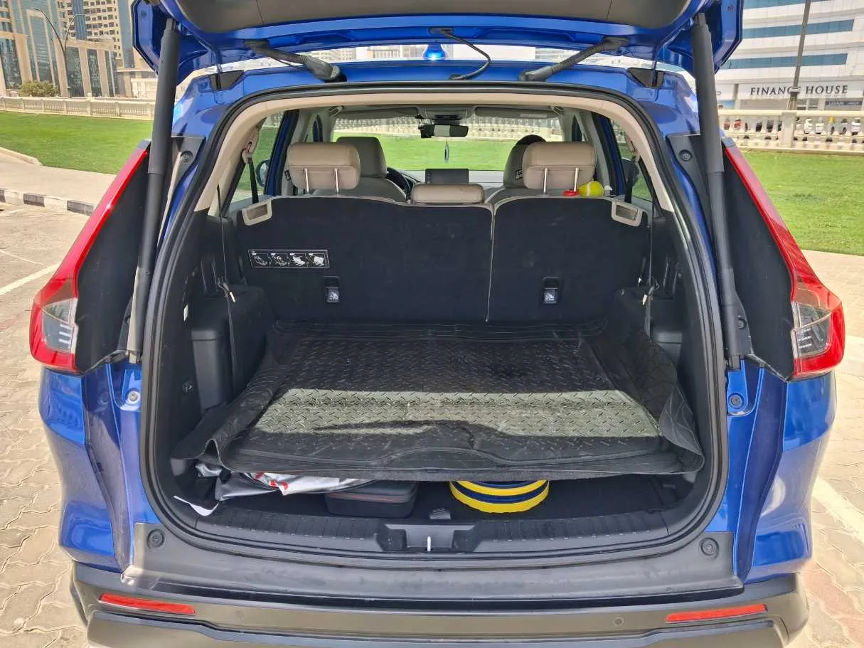 Car image 19