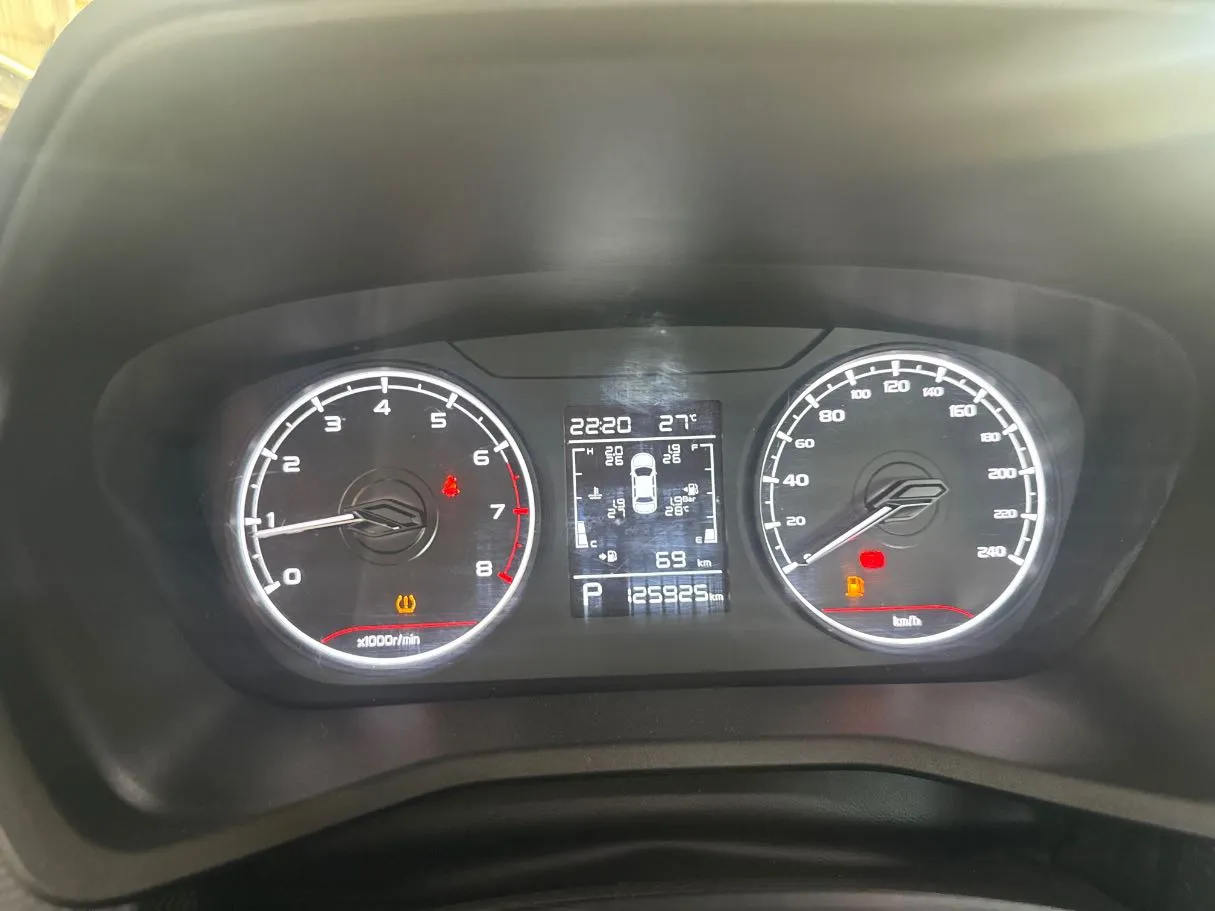 Car image 10
