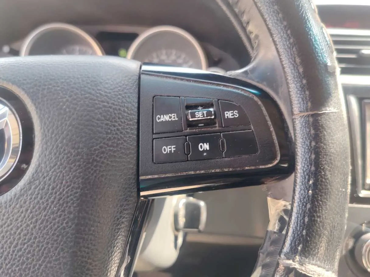 Car image 27
