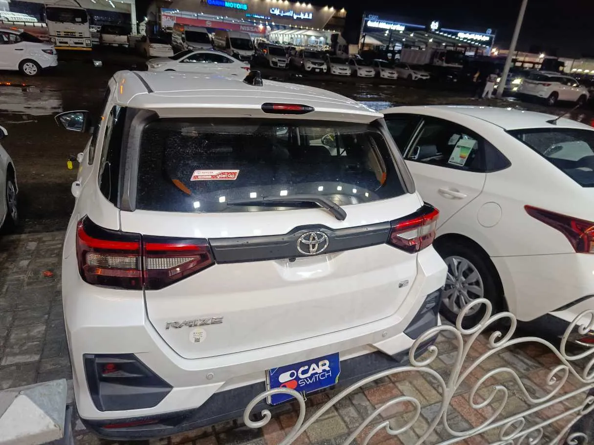 Car image 7