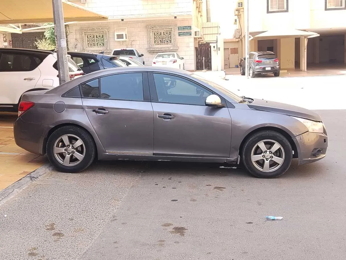 Car image 4