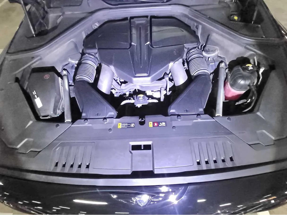 Car image 20