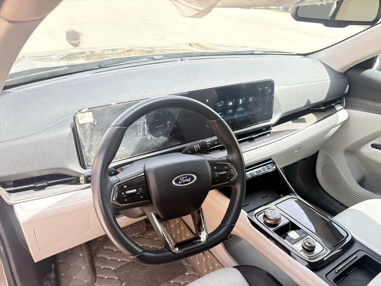 Car image 13