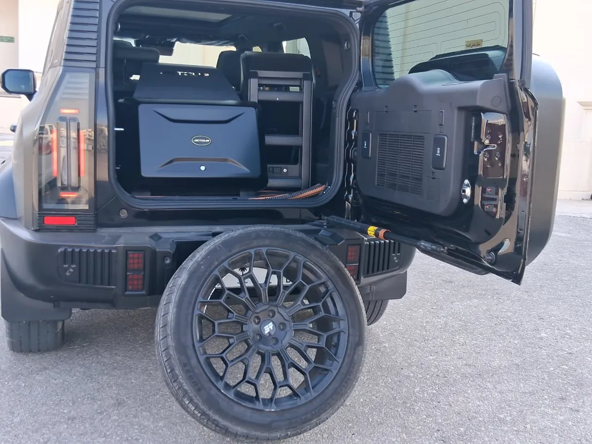 Car image 7