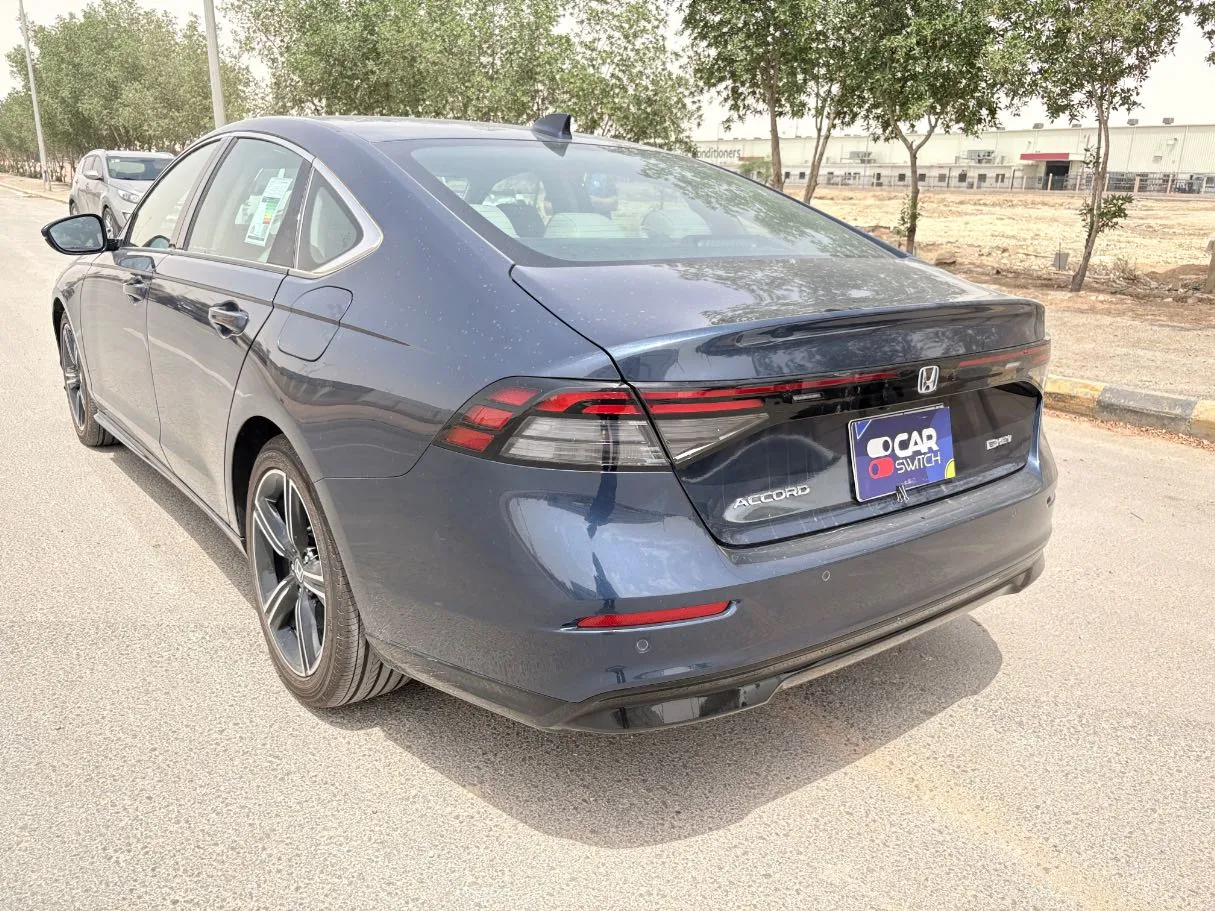 Car image 7
