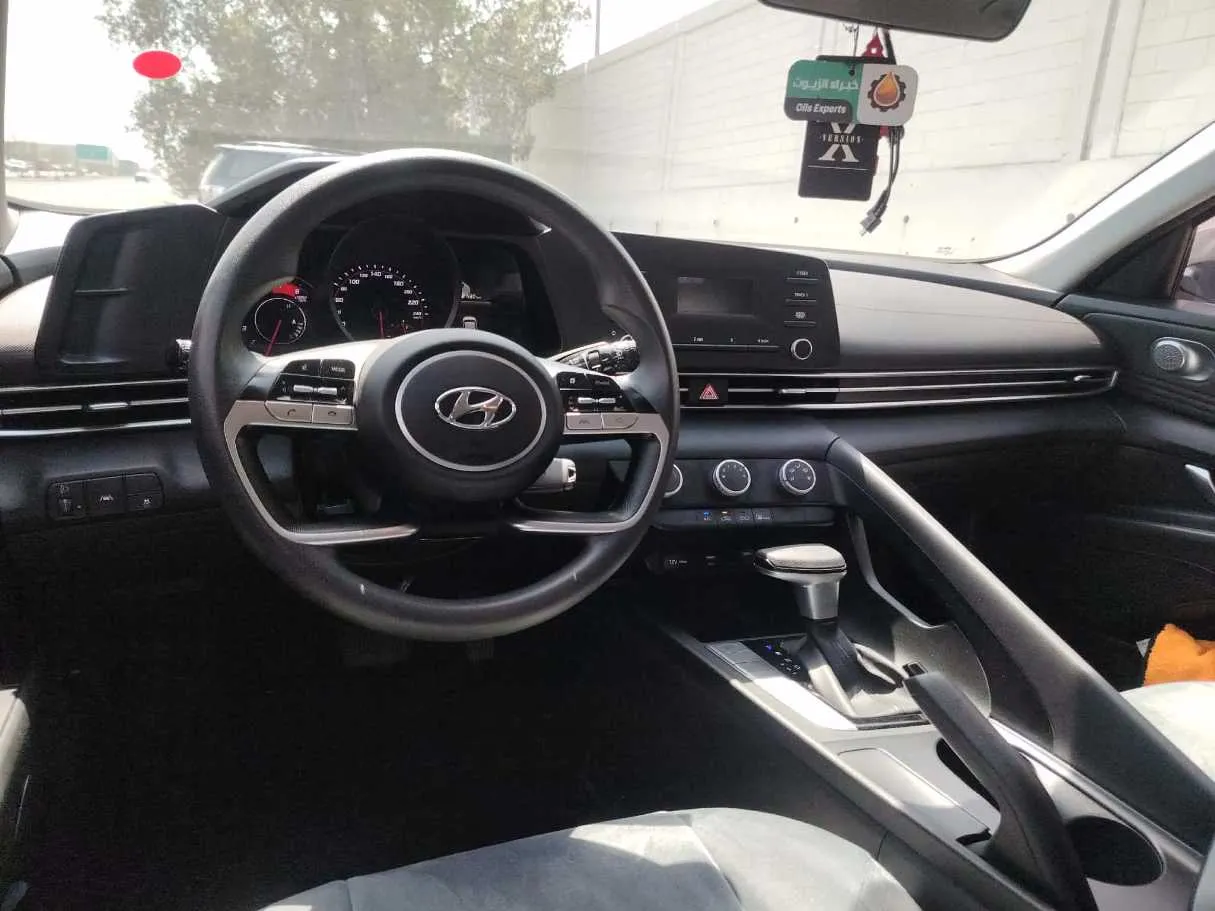 Car image 26