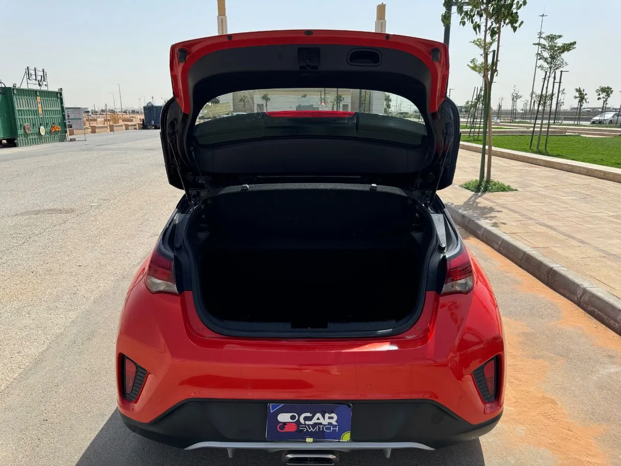 Car image 21