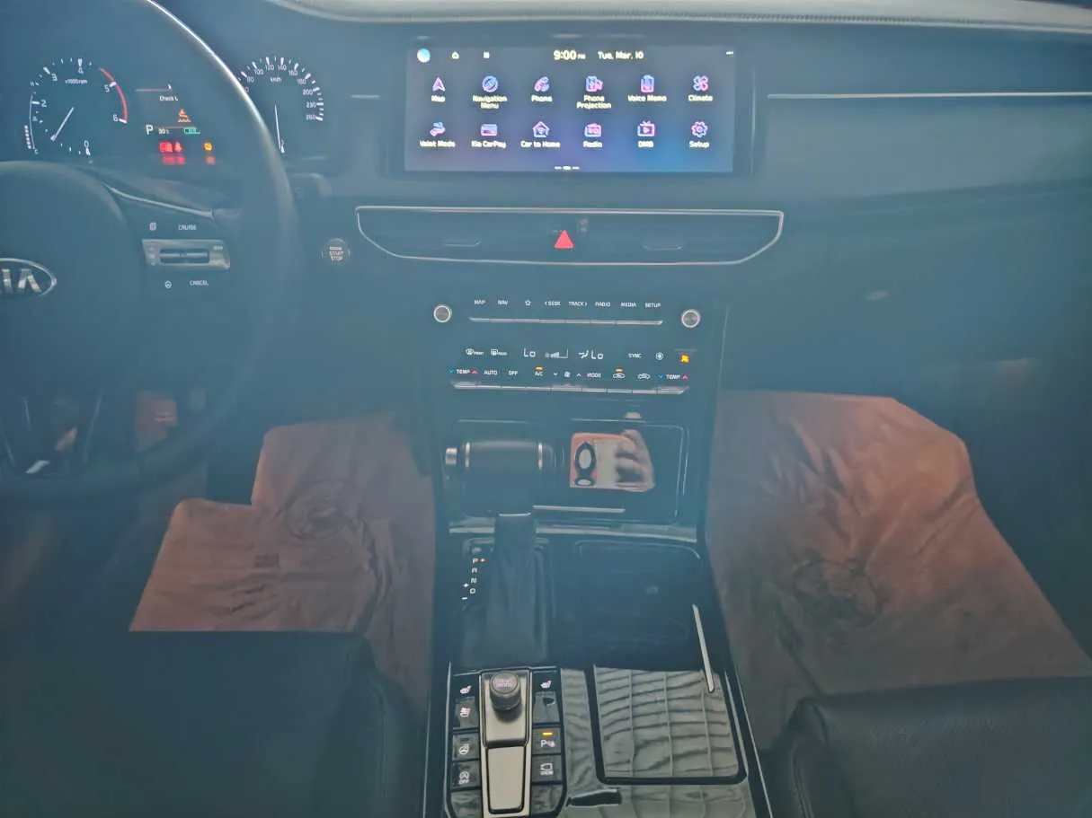 Car image 18