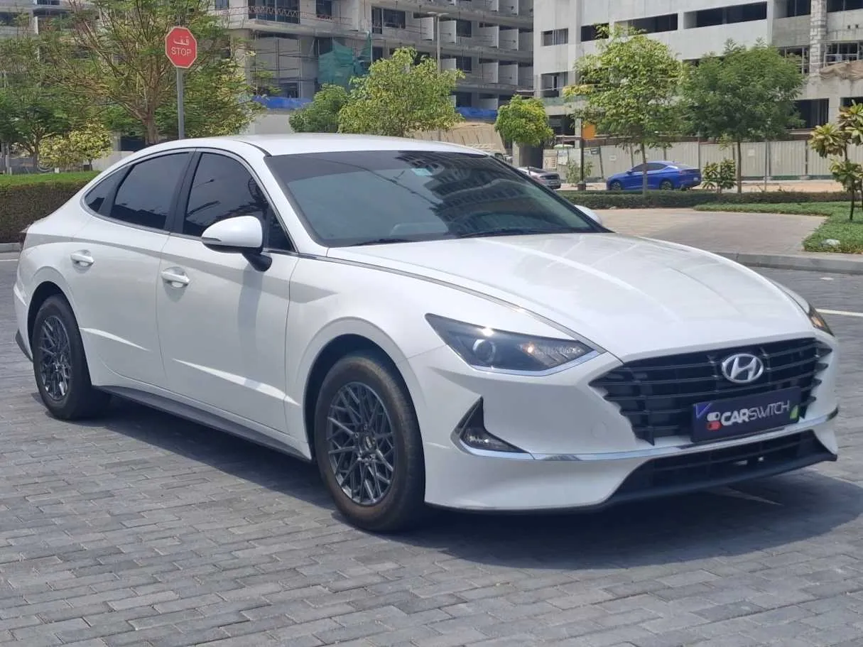 Car image 3