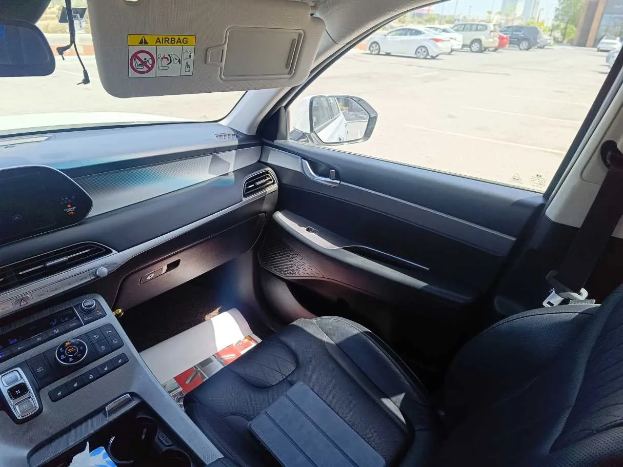 Car image 35