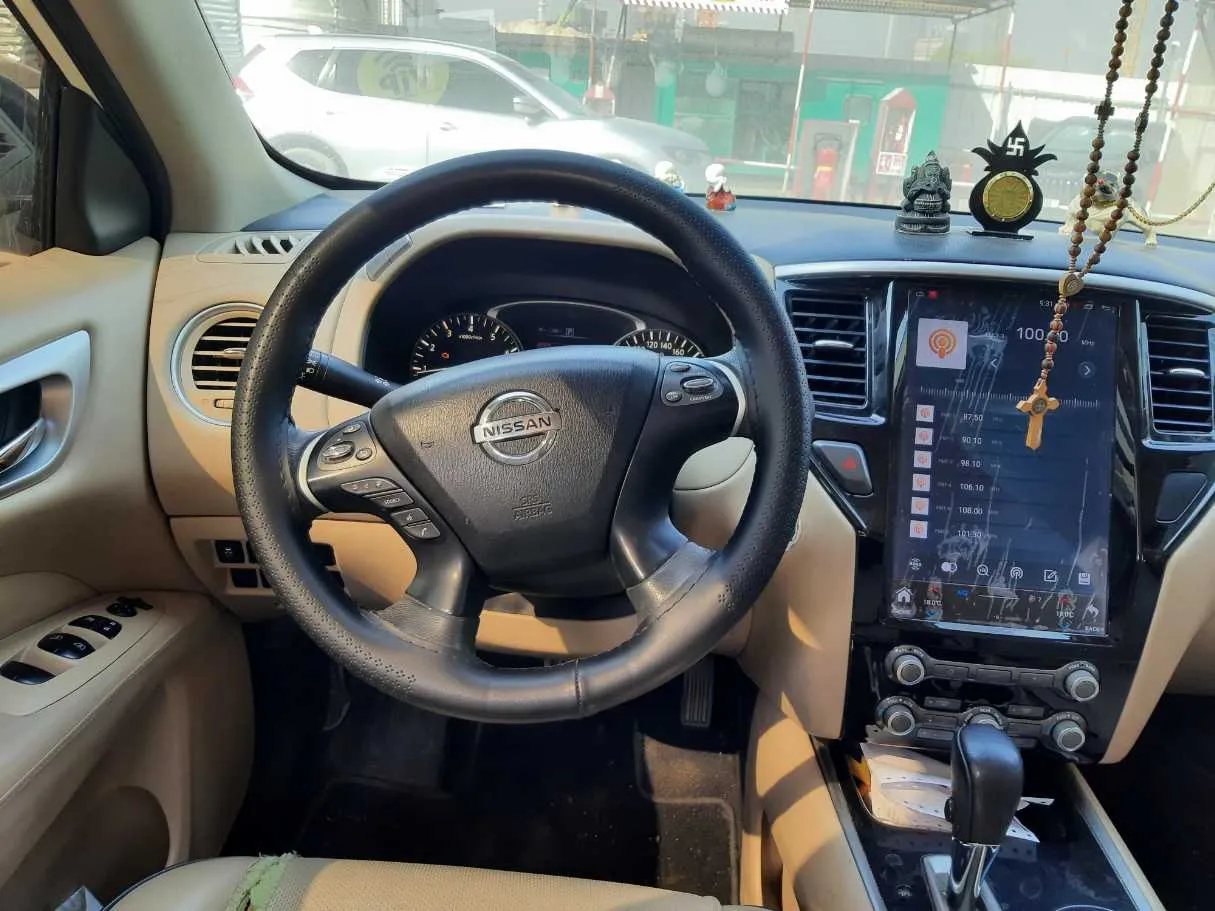 Car image 15