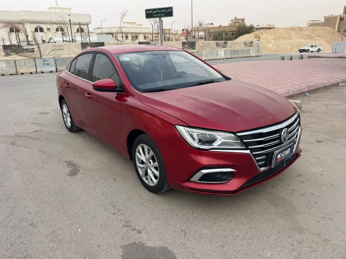 Car image 3