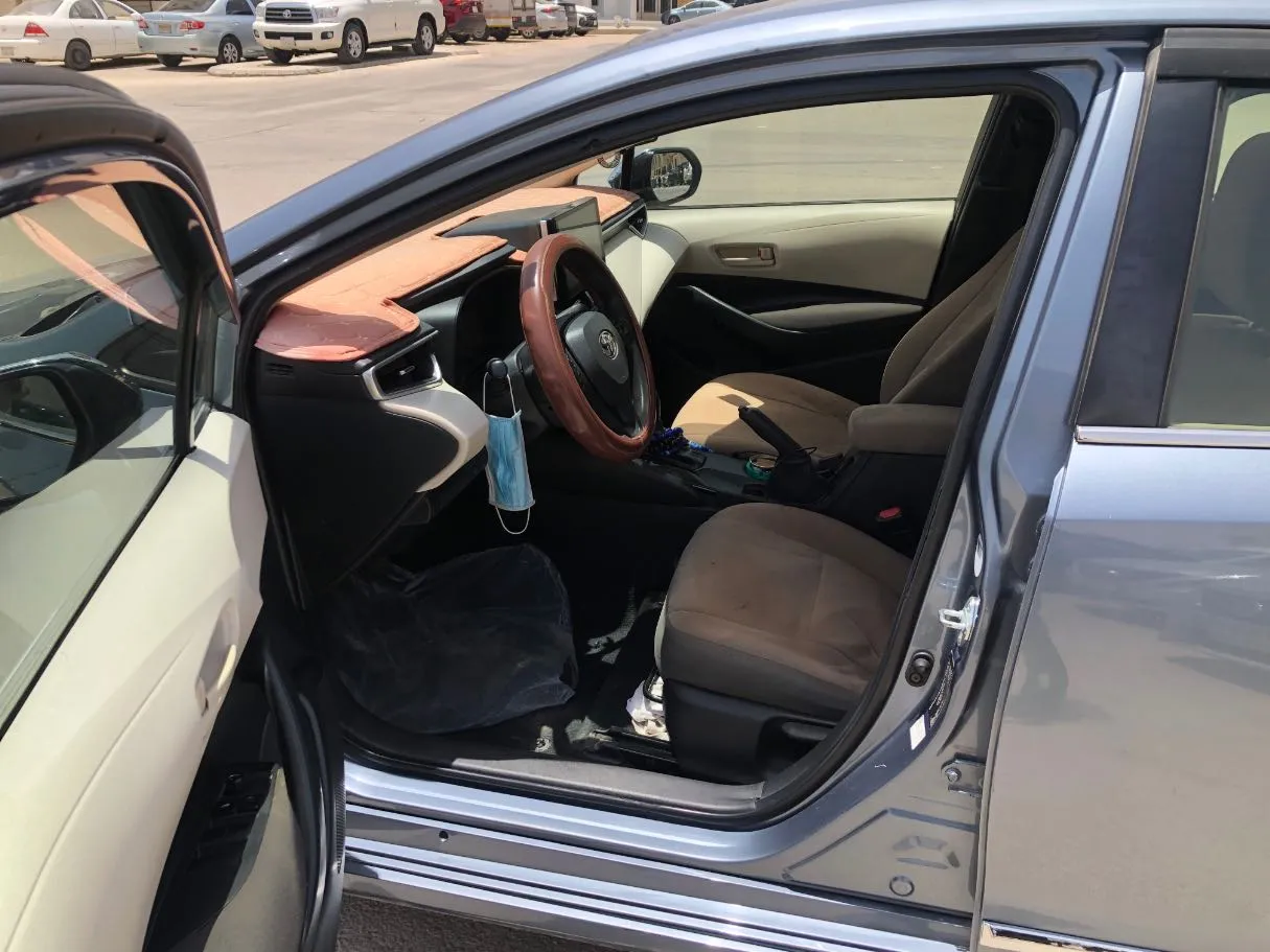 Car image 11