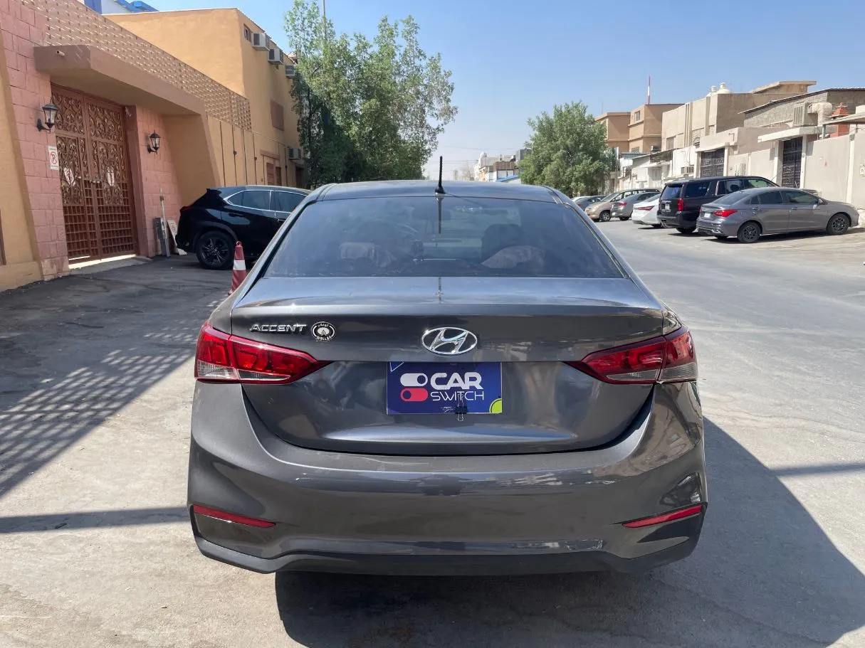 Car image 6