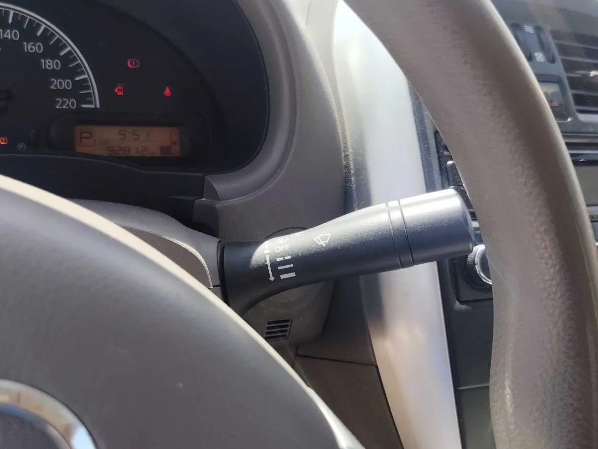 Car image 30