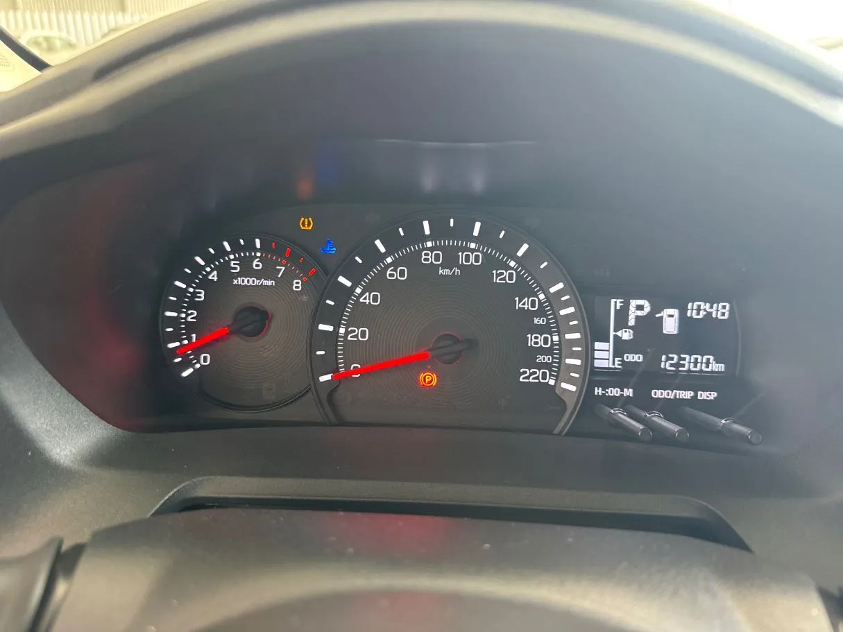 Car image 10