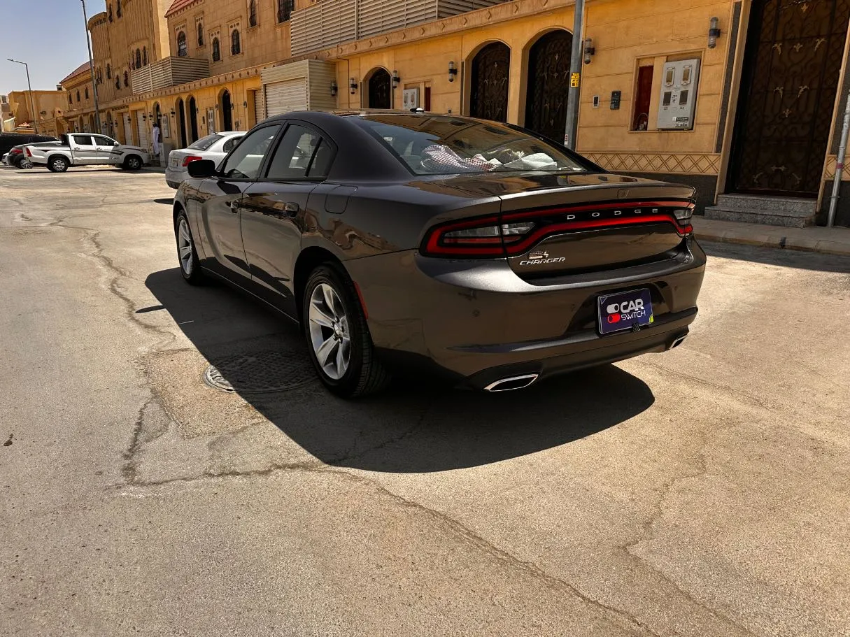 Car image 7