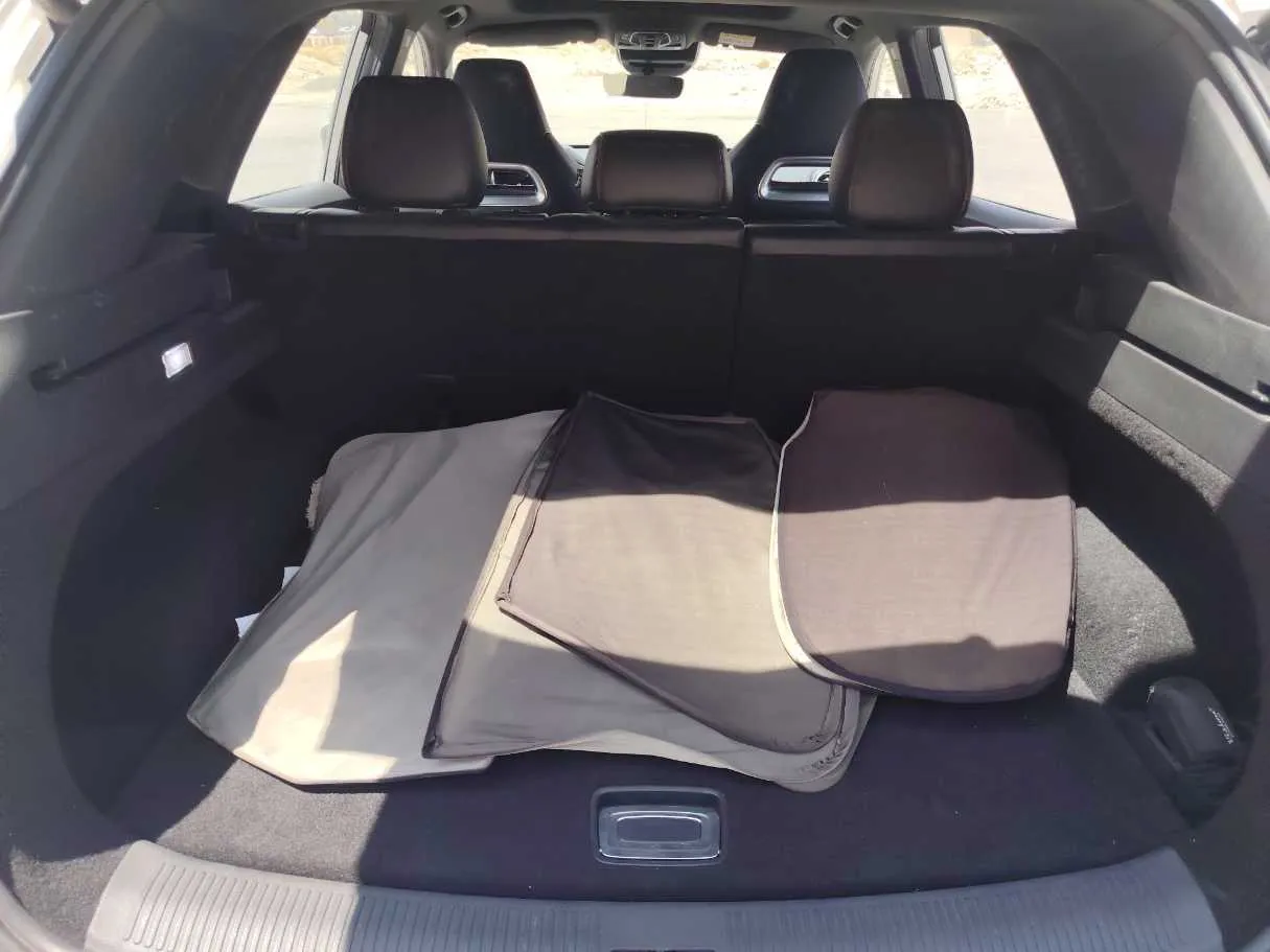 Car image 25
