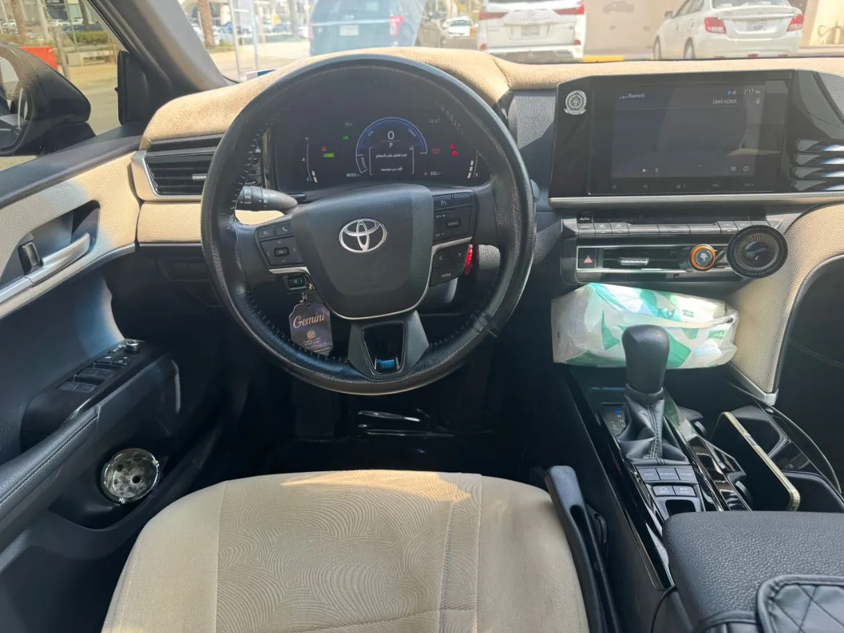 Car image 17