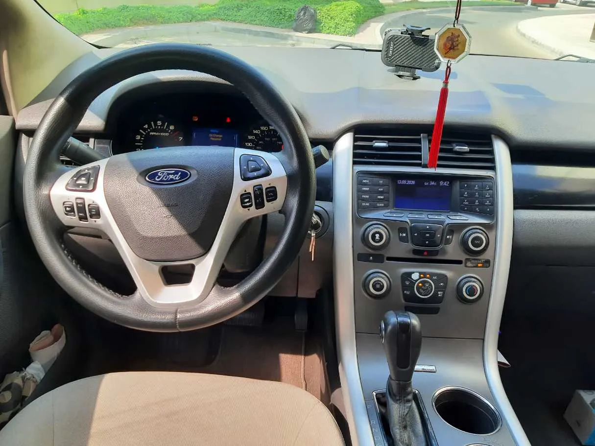 Car image 16