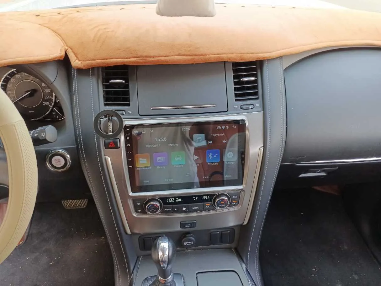 Car image 17