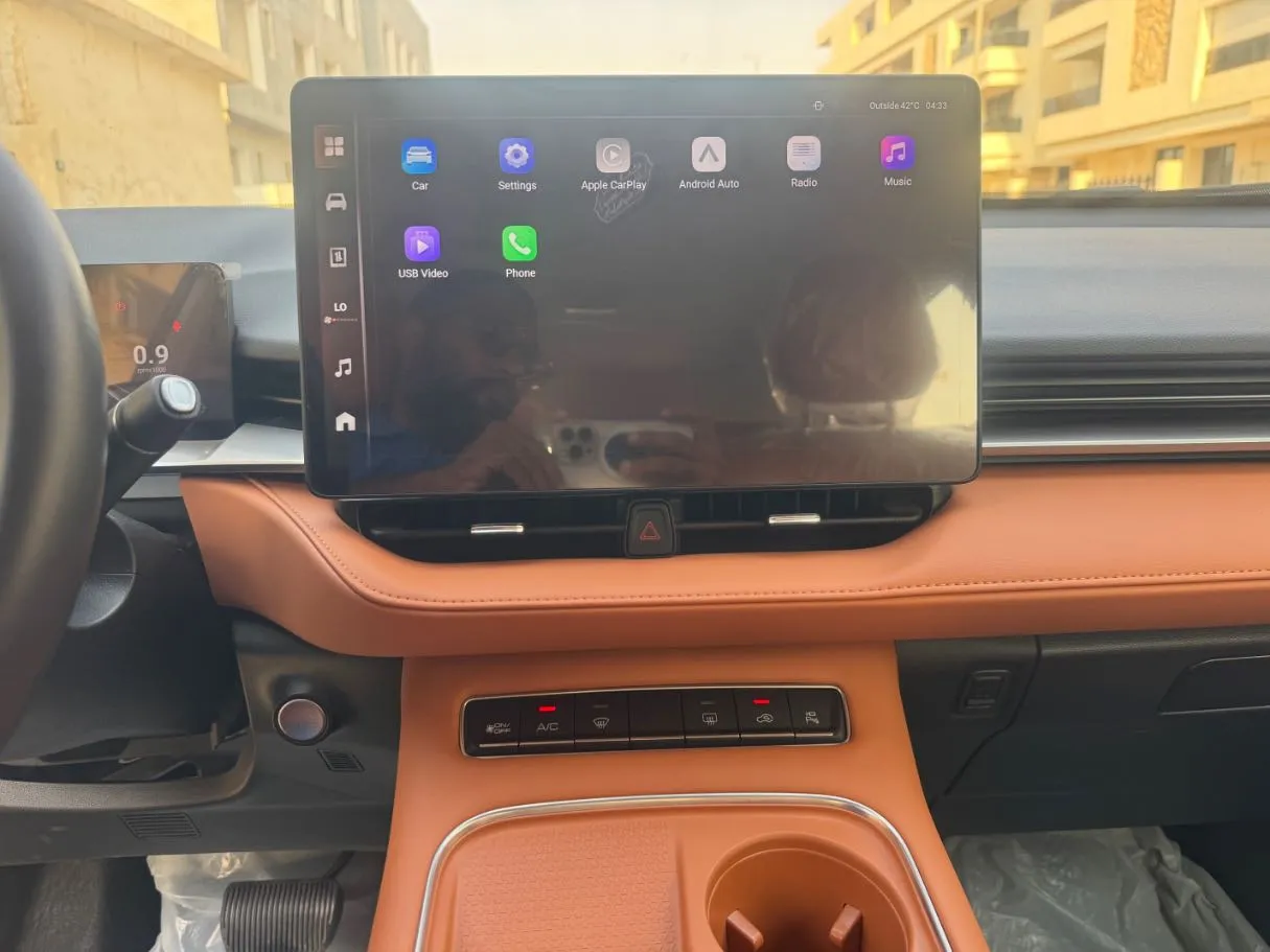 Car image 15