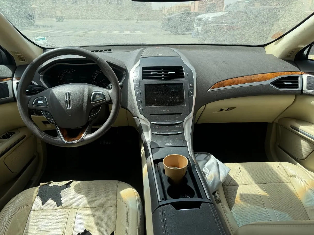 Car image 16