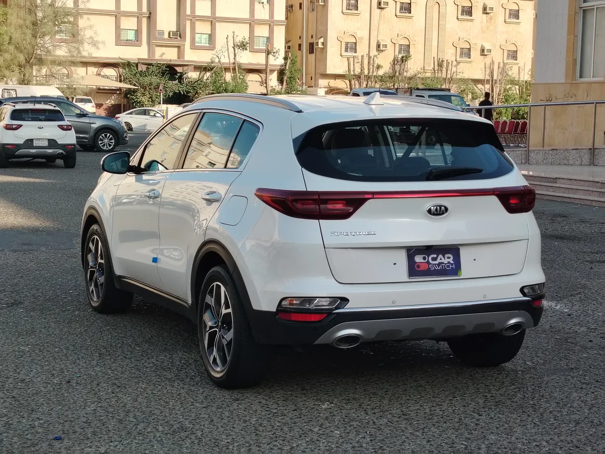 Car image 7