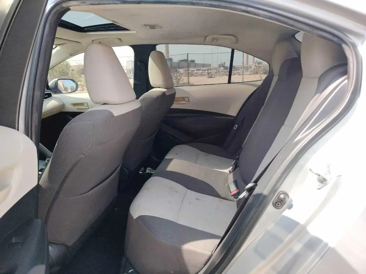 Car image 18