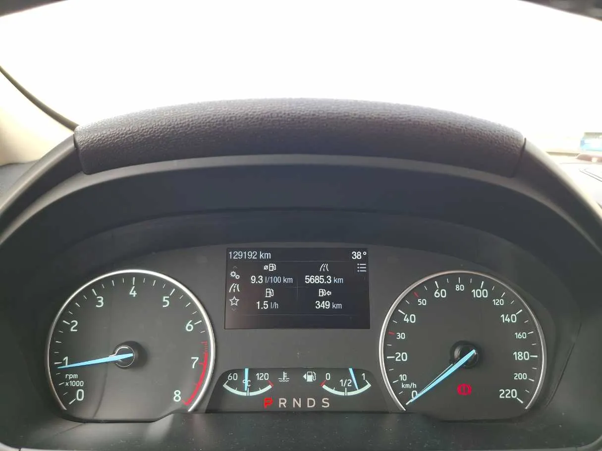 Car image 19