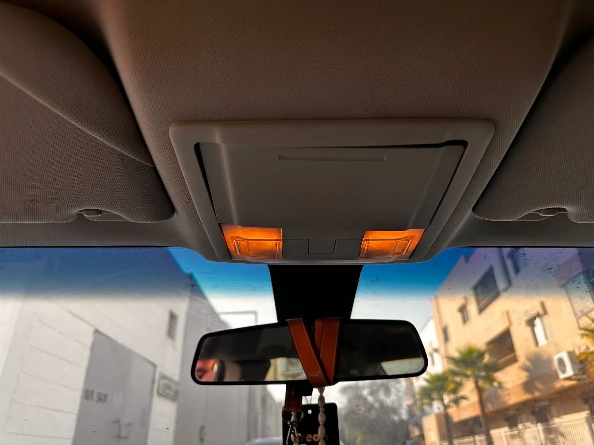 Car image 21