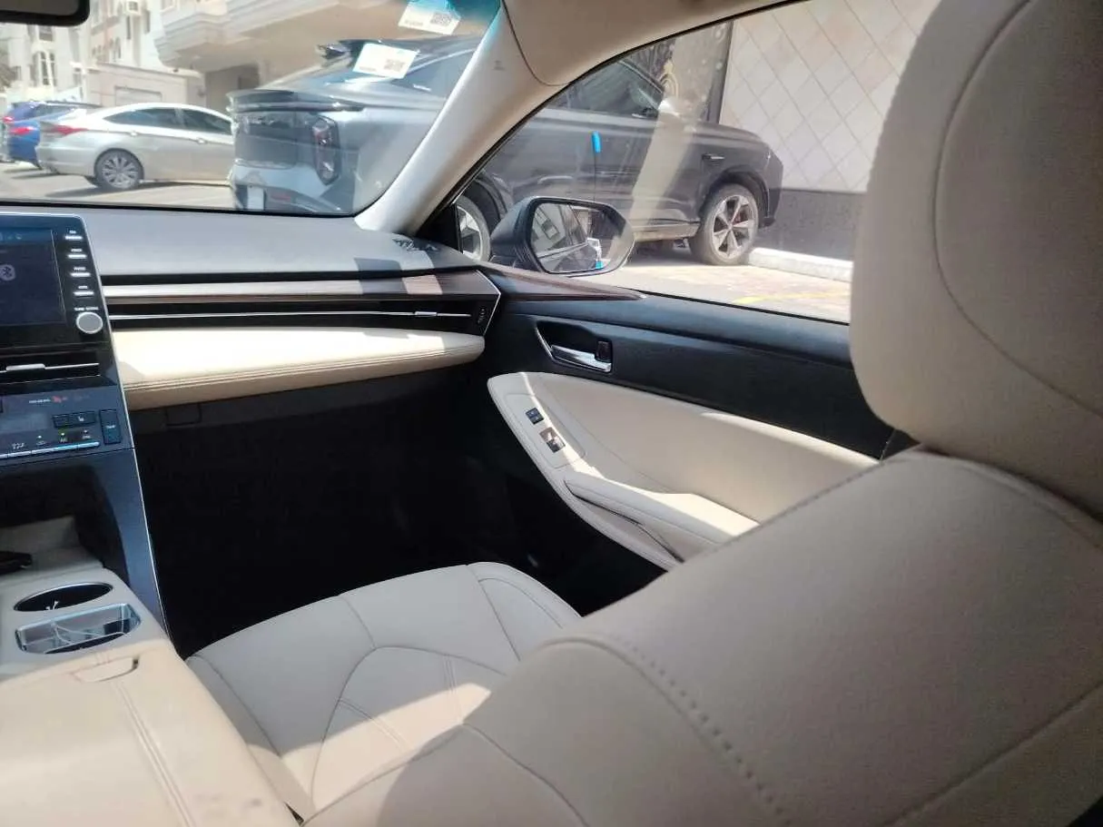 Car image 38