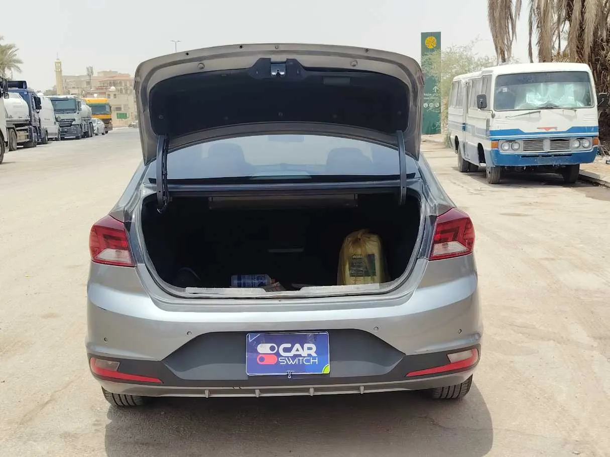 Car image 25