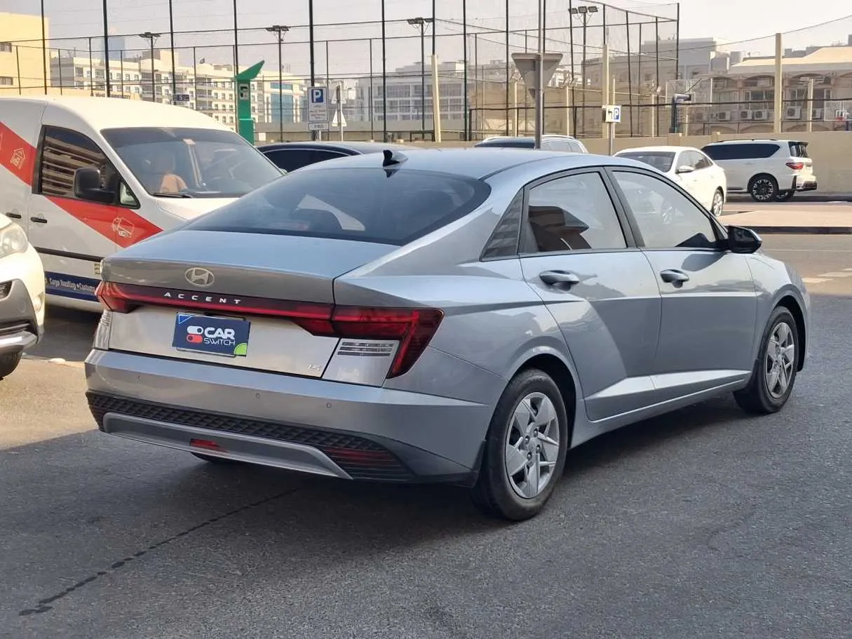 Car image 7