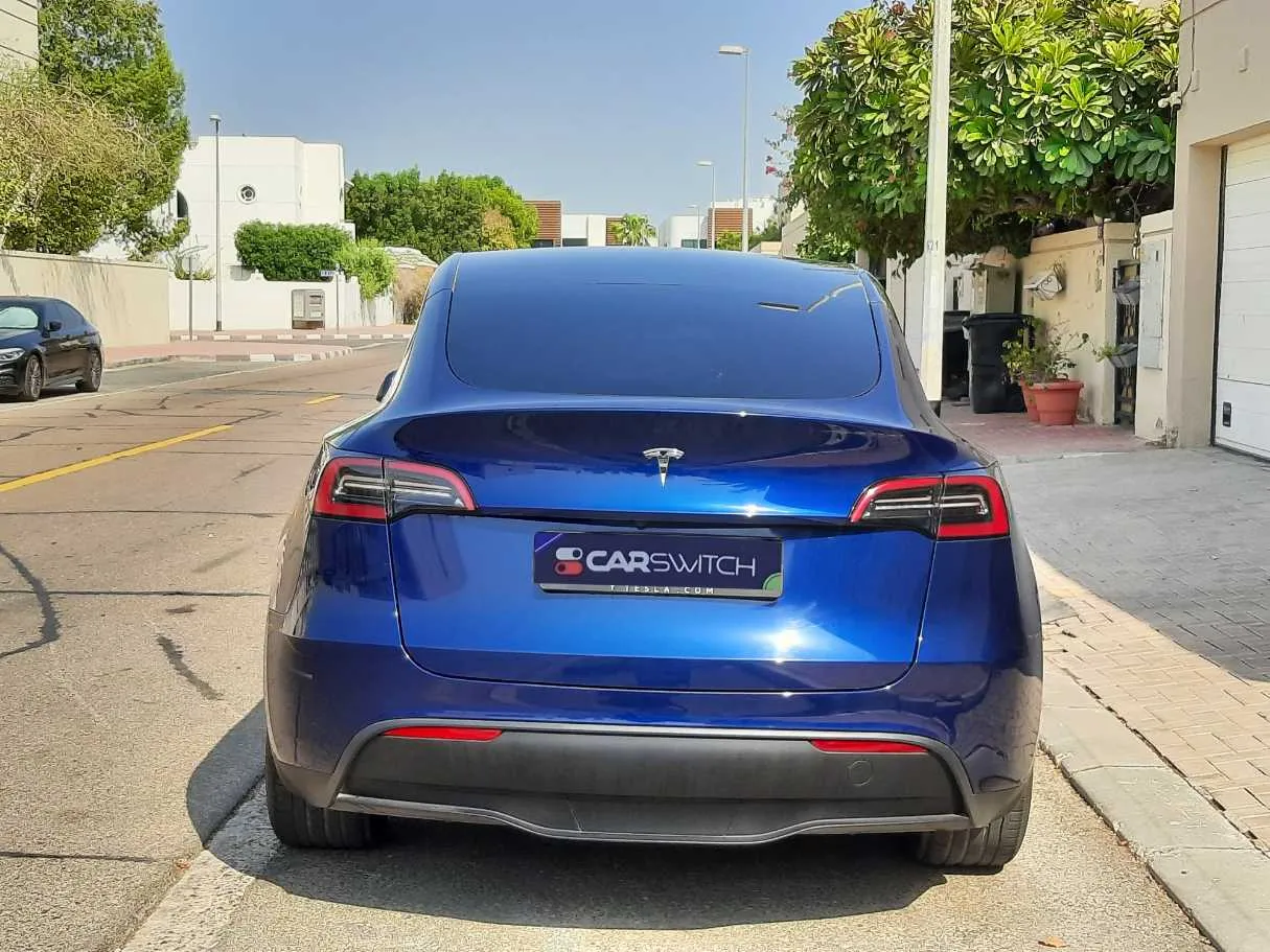 Car image 6