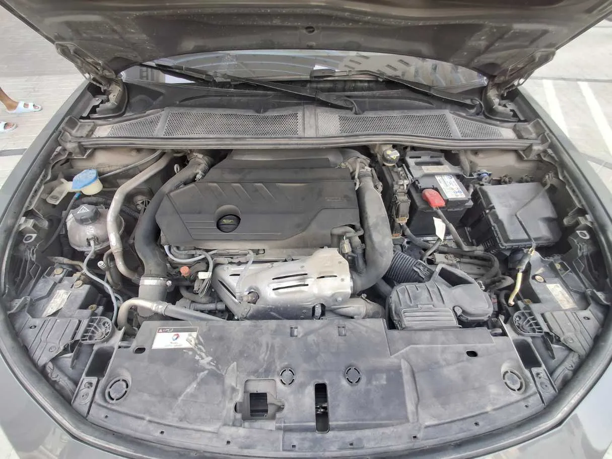 Car image 19