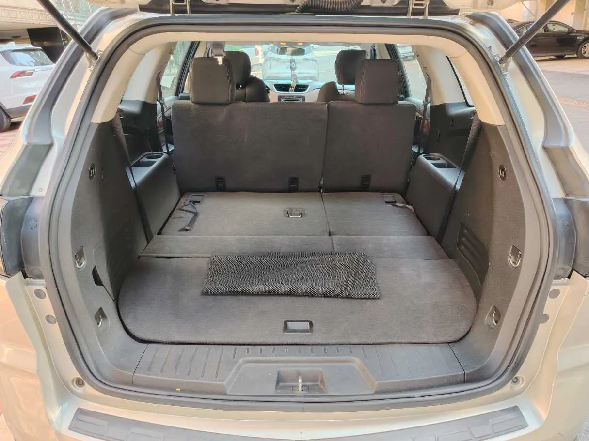 Car image 25